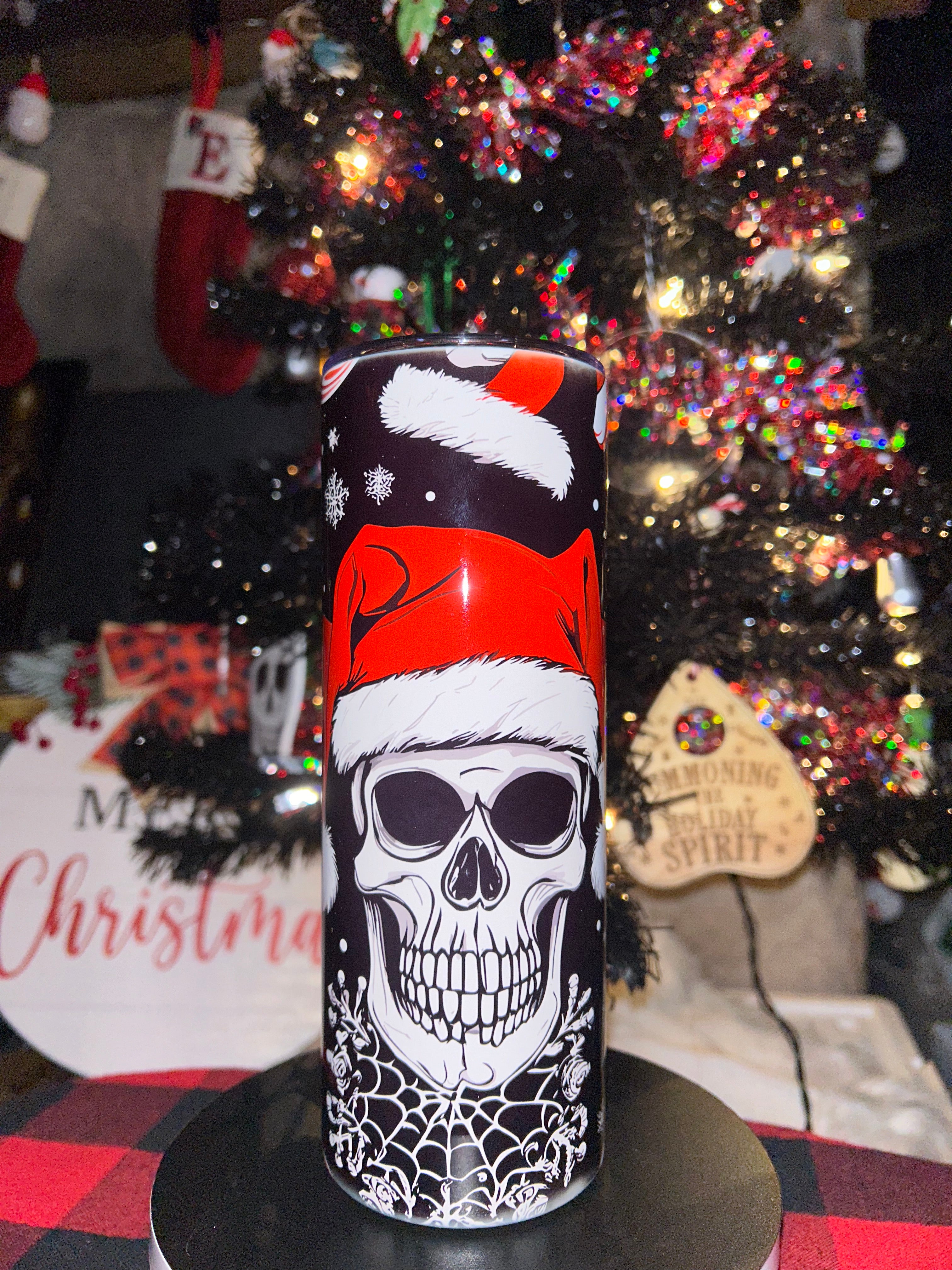 White Christmas Skull 20 oz Tumbler